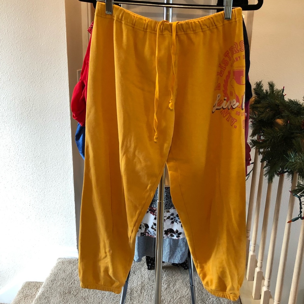 Cropped sweat pants